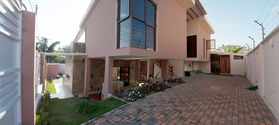 Thumbnail: VENTA DE CASA CON PISICNA EN BARRIO CON SEGURIDAD 24 HORAS