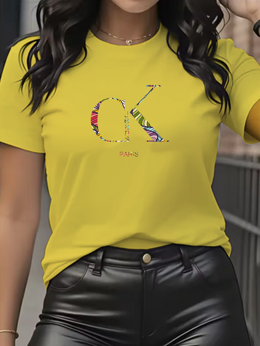 Thumbnail: T-shirt d’été pour femme, style luxe et marque tendance
