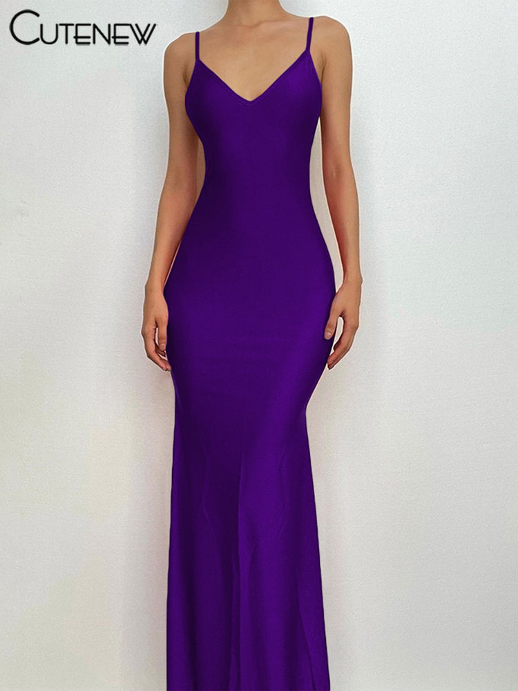 Thumbnail: Robe longue pour femme, bretelles fines, dos nu.