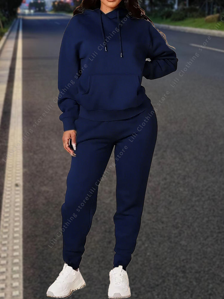 Miniature : ensemble 2 pièces automne/hiver avec sweat à capuche et pantalon.