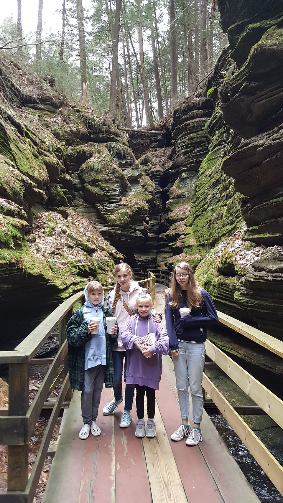 Wisconsin Dells Boat Tour: Witches Gulch