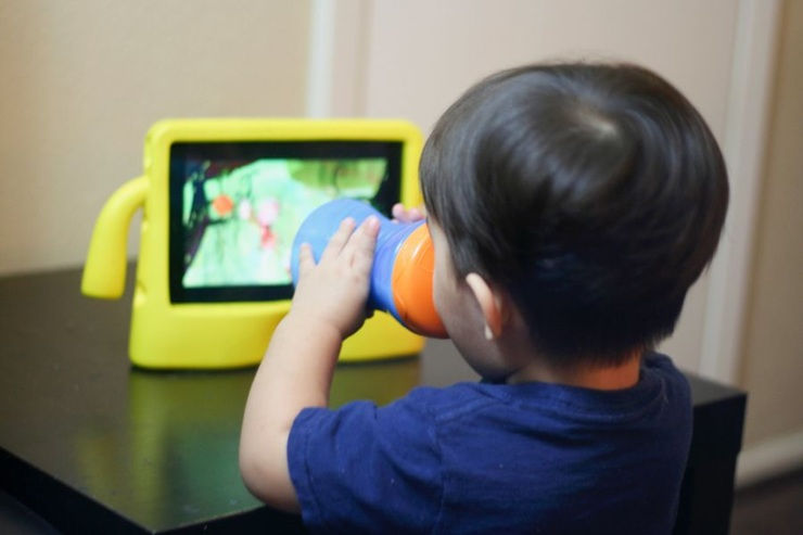 Screen time in early childhood linked to poorer academic performance, study finds
