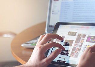 Parents' viewing behaviours influence toddlers' sedentary screen use