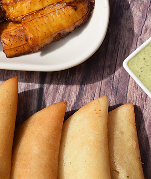Empanadas con plátano macho frito