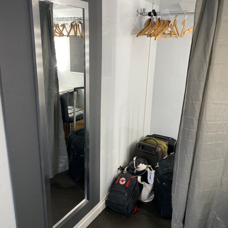 Compact Make-up van