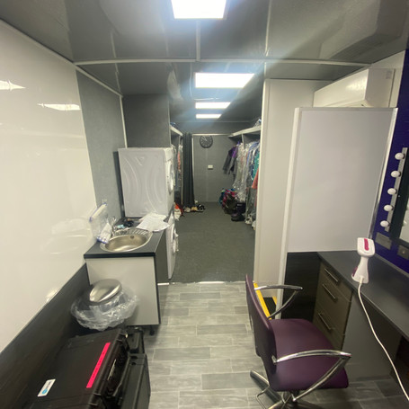 makeup wardrobe truck with air conditioning