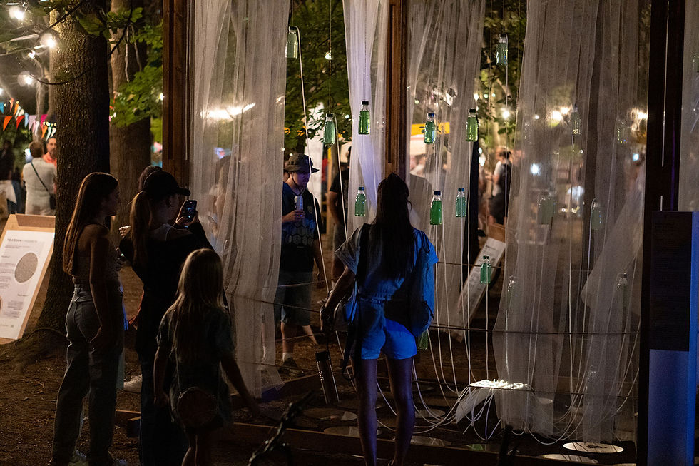 Turning micro-algae into a public installation.