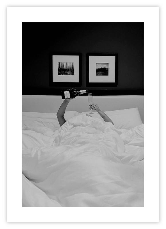 Moet In The Bed