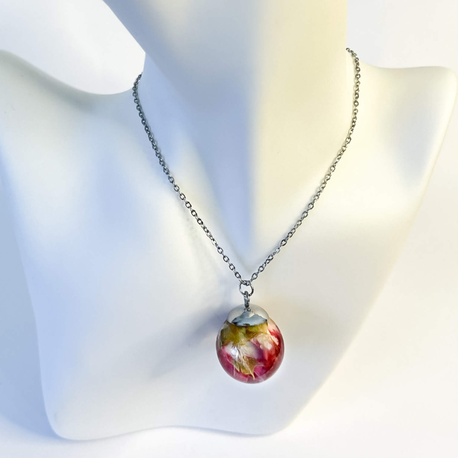 Red Rose Bud Pearl Necklace