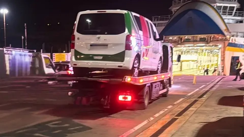 Peugeot-Traveller-EV-Gozo-Malta-Towing-Super-Road-Assistance.webp
