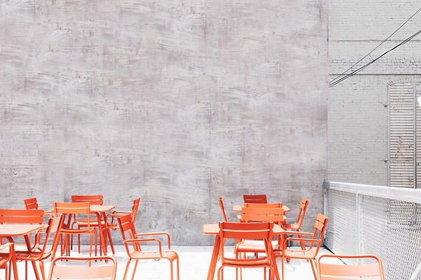 Chaises et tables