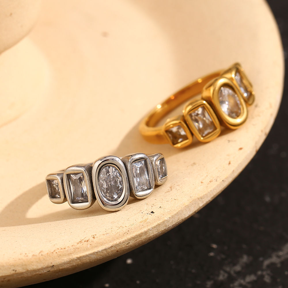 The Radiant Muse Ring