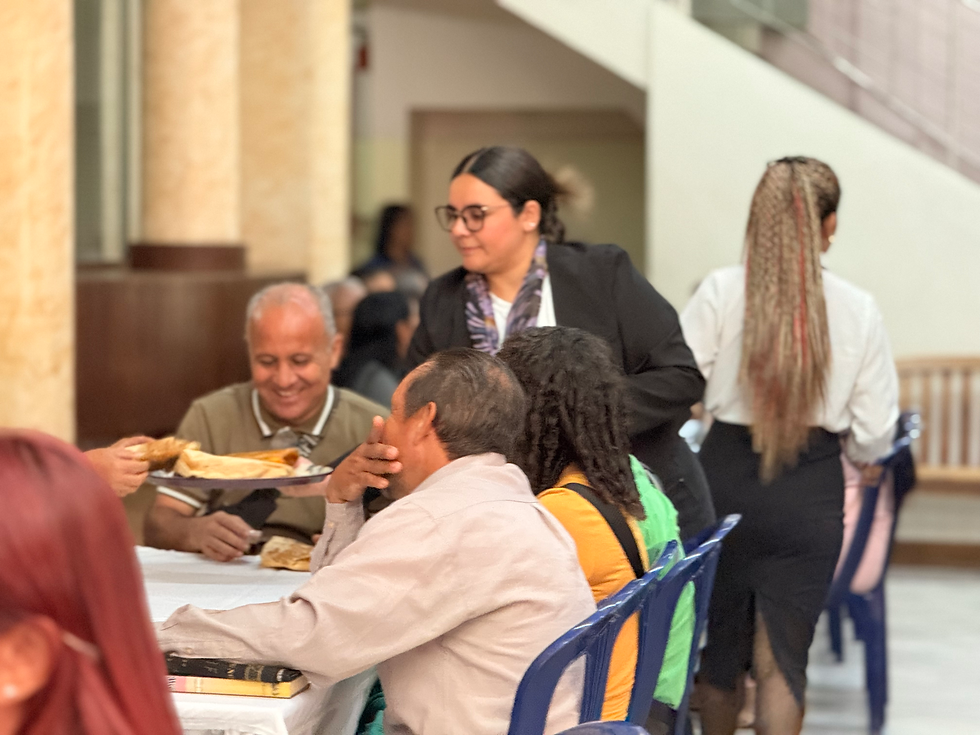 Pastores y líderes de La Guaira reciben capacitación y ministración en la Iglesia Las Acacias