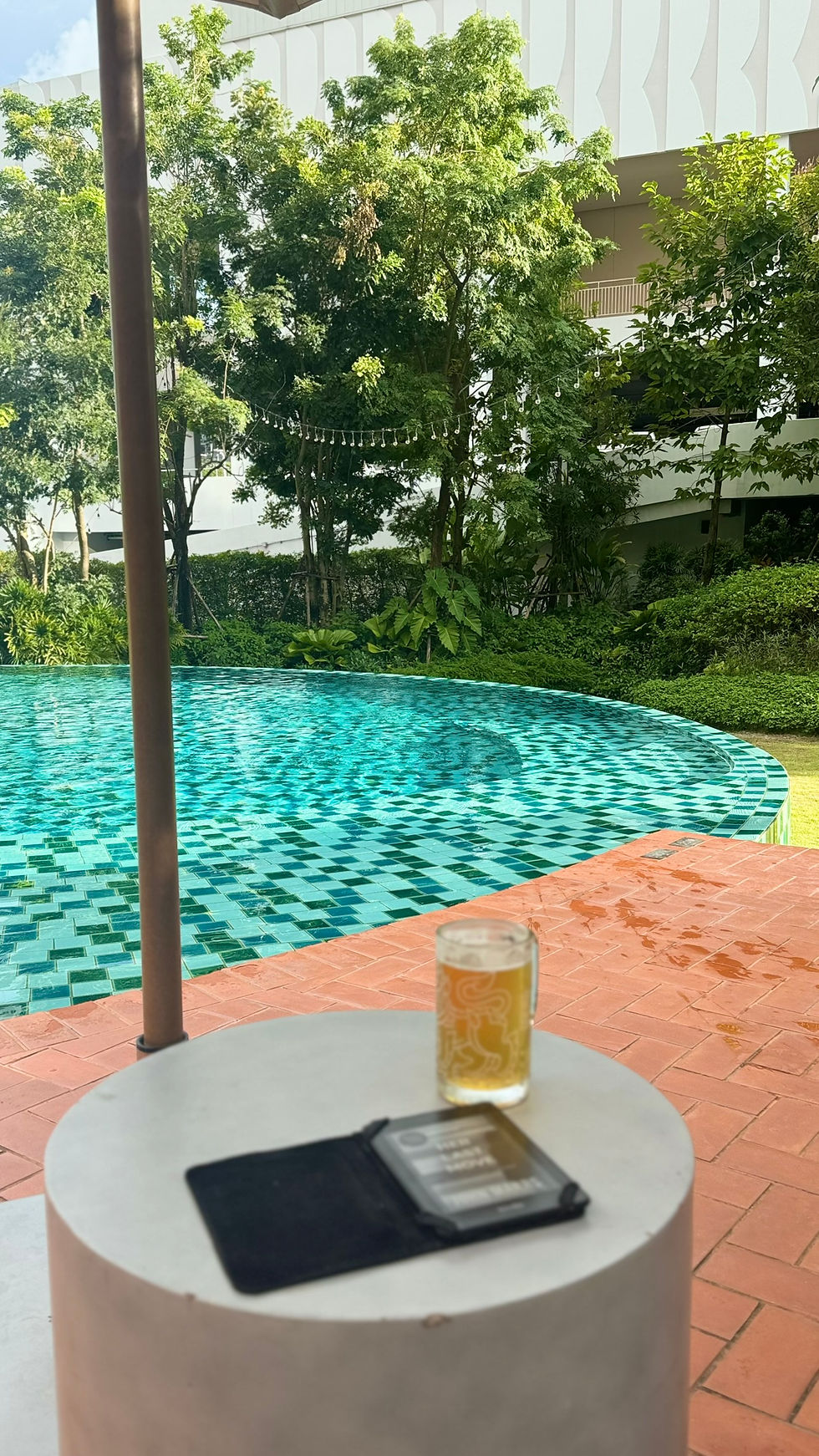 Centara Ubon Pool area