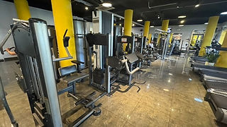 CGym HCMC equipment row