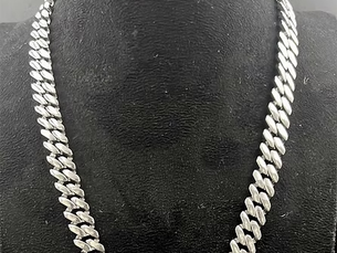 Why Silver Chains Are the Best First Jewellery for Teen Boys