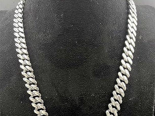 Why Silver Chains Are the Best First Jewellery for Teen Boys