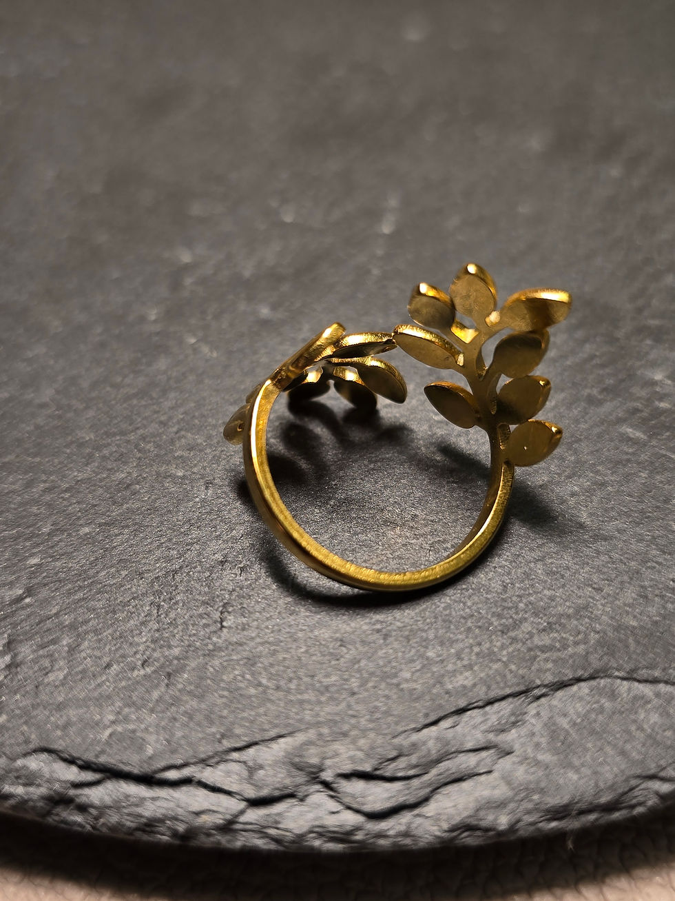 Miniatura: "Olea aurea maxima" Goldring mit Olivenzweig