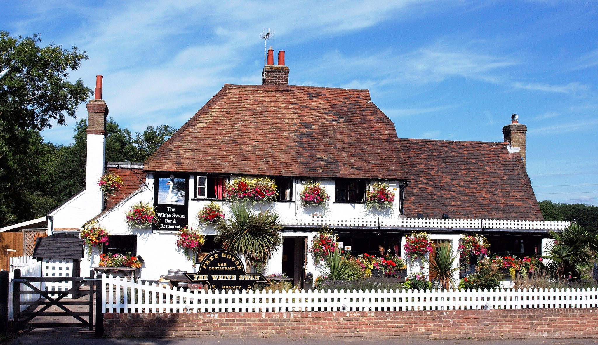 The White Swan Pub New Ash Green Pub in Kent