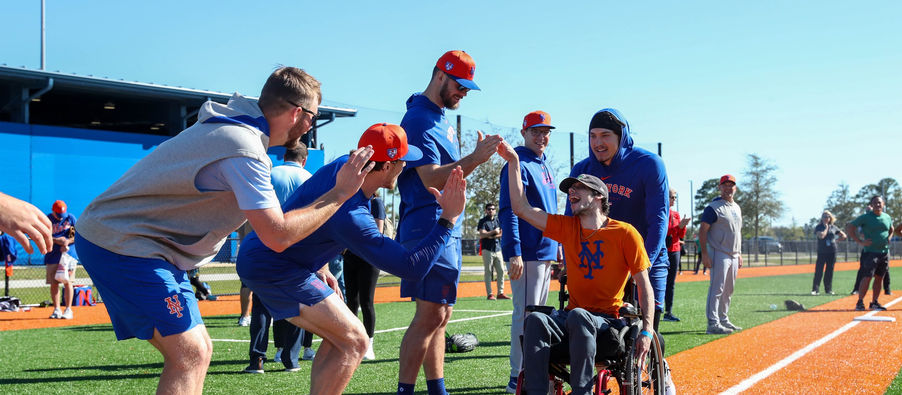 New York Mets Host Spring Clinic for Special Olympics Champions