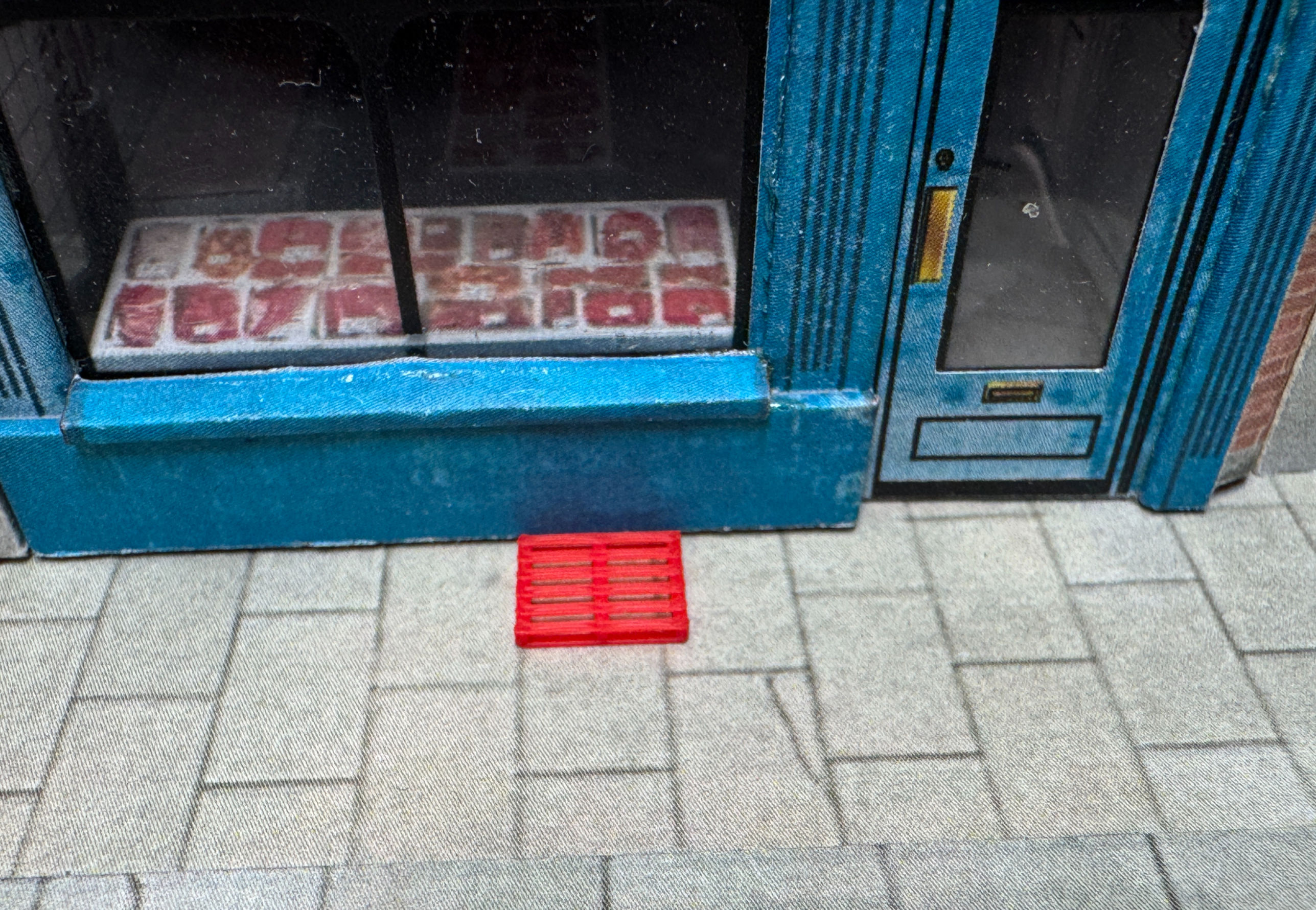 N Gauge 1:148 - Red UK Pallets - Pack of 15