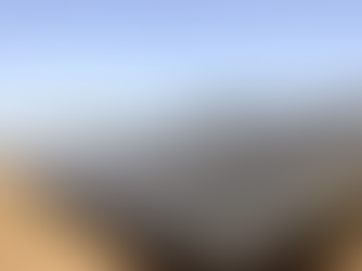 Instalación de paneles solares en el techo de una mediana empresa en Baja California Sur, como parte de los nuevos programas de apoyo financiero en 2026.