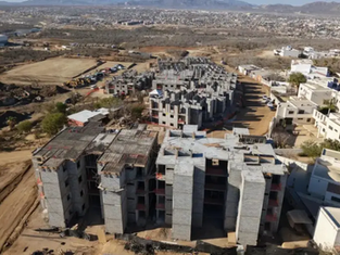 Nuevas viviendas de interés social entregadas en Baja California Sur en 2026, con diseño moderno y áreas verdes integradas.