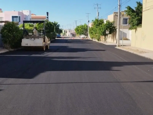 Heavy machinery working on paving one of the new roads in La Paz, BCS, as part of the 200 million peso plan.