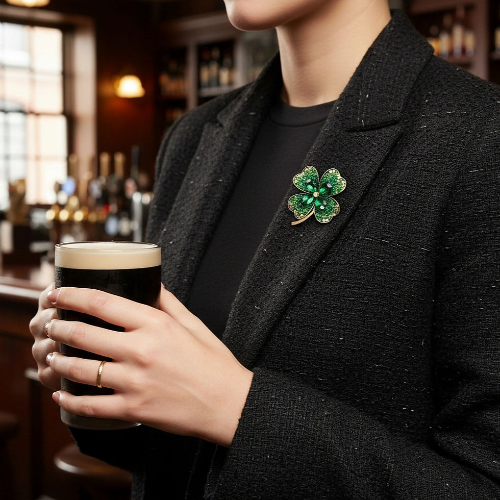 Thumbnail: Elegant Emerald Clover Brooch