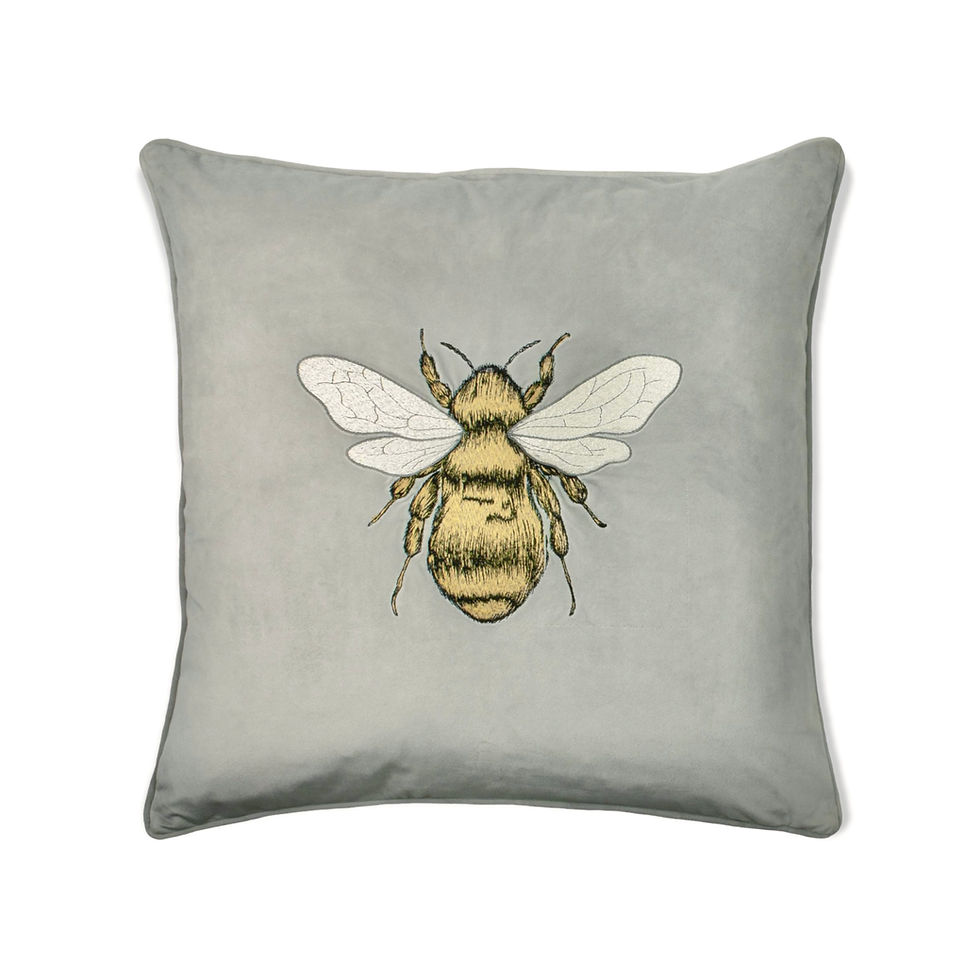 Miniaturebillede: Luxury Embroidered Velvet Hortus Bee Cushion