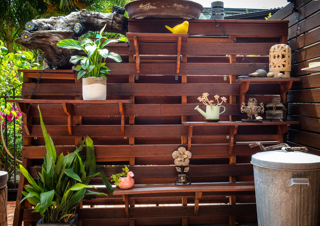 Custom  modular wood Garden privacy screen