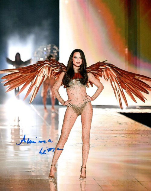 Adriana Lima Signed 8x10 Photo