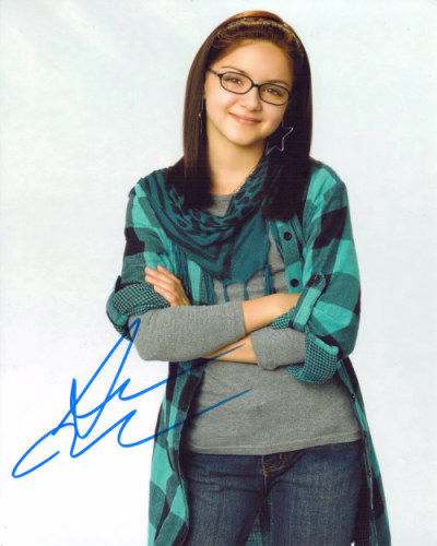 Ariel Winter - Woder Family Signed 8x10 Photo