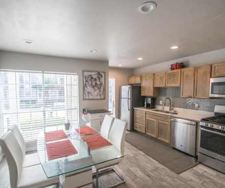 Thumbnail: 2 Bed - Coolwood Drive, Dallas