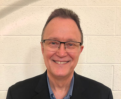 Pastor Laura (1)_edited.jpg