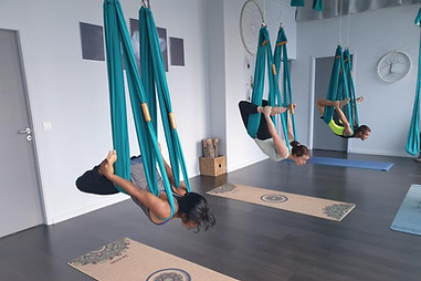 Cours collectif Yoga Aérien Bretagne