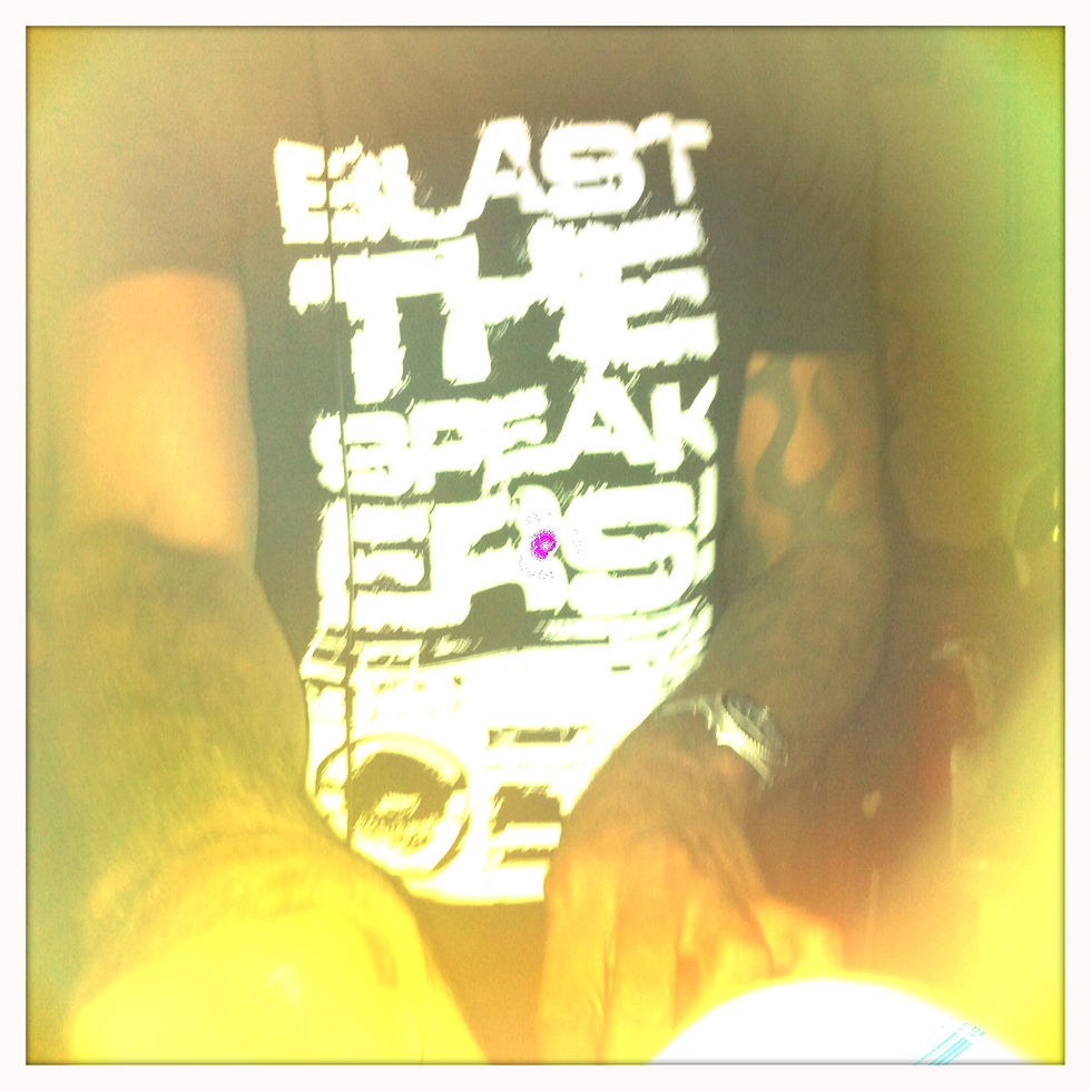 Miniatyrbilde: "Blast The Speakers" T-Skjorte