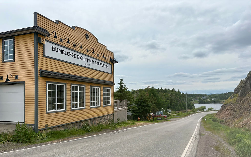 TERRE-NEUVE : BUMBLEBEE BIGHT INN & BREWERY
