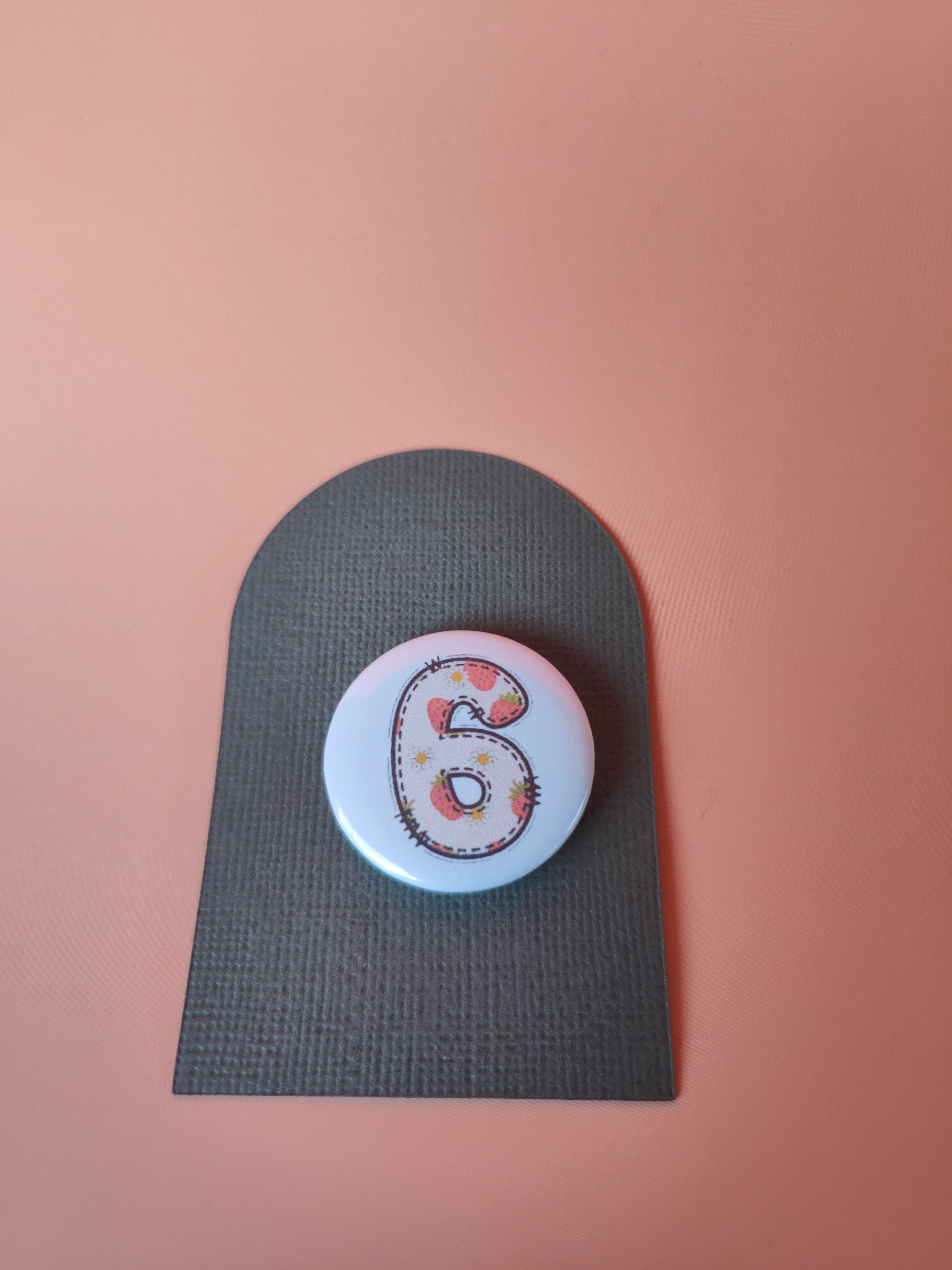 BB- Strawberry '6'- Badge