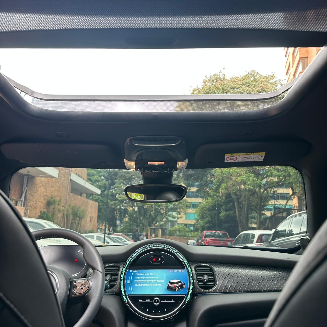 MINI SE 2023