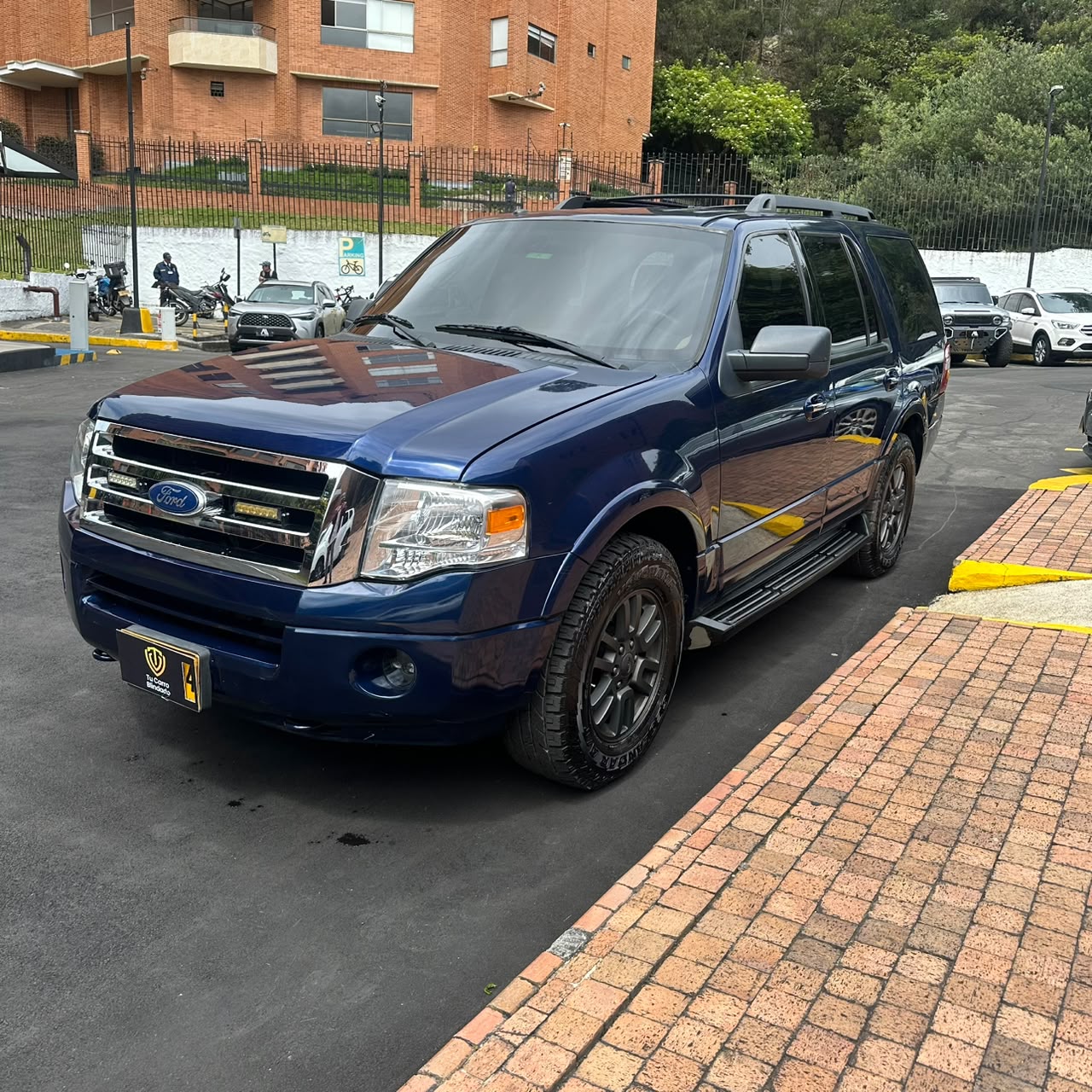 FORD EXPEDITION XLT 4X4 2011
