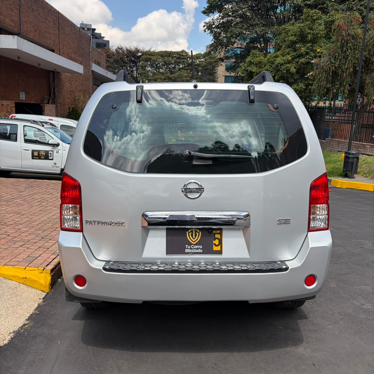 NISSAN PATHFINDER SE 4X4 2006