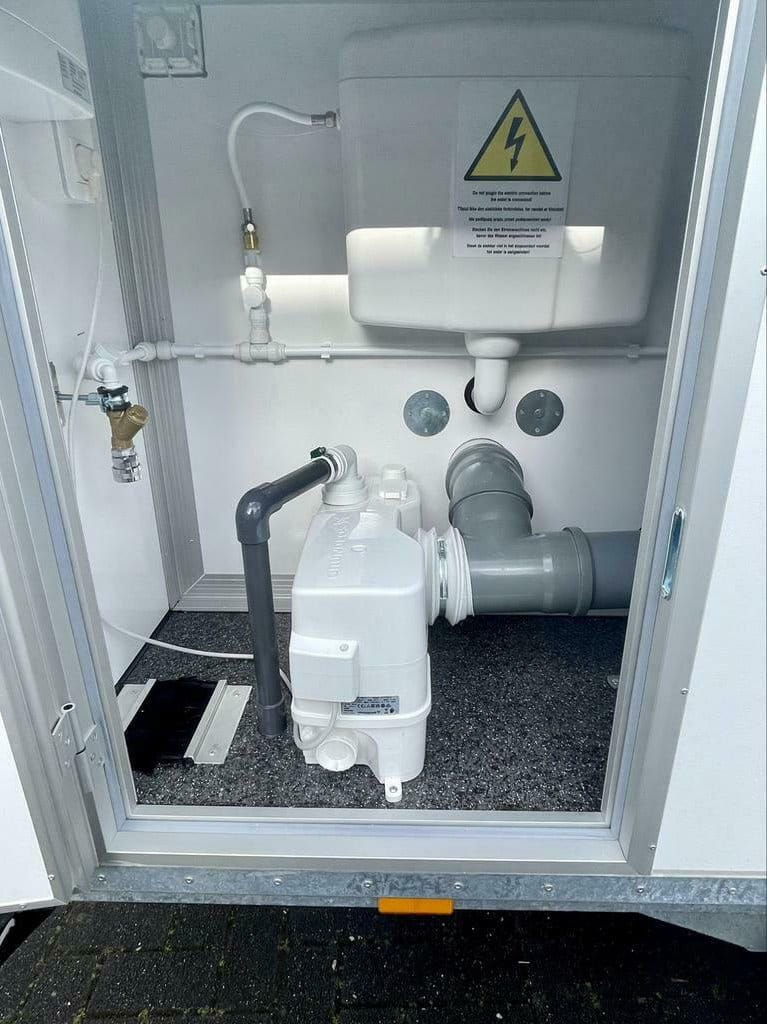 Mobile VIP Toilet (Male & Female)