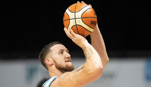 Huskies hand Sharks first home loss