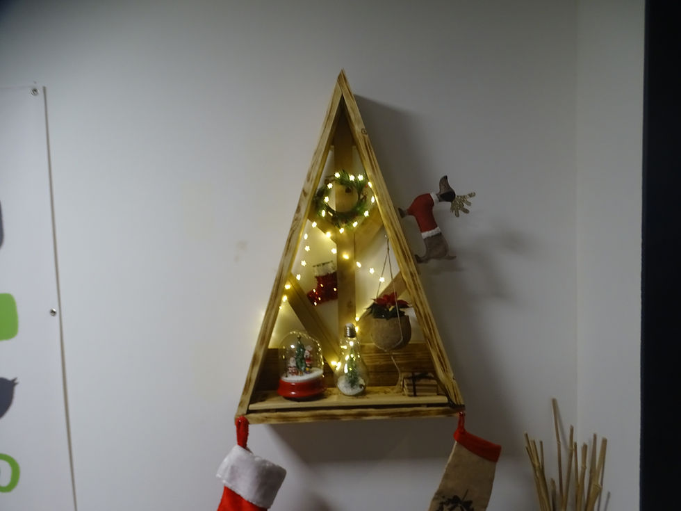 🎄 DIY Christmas Tree Shelf Made From Reclaimed Wood