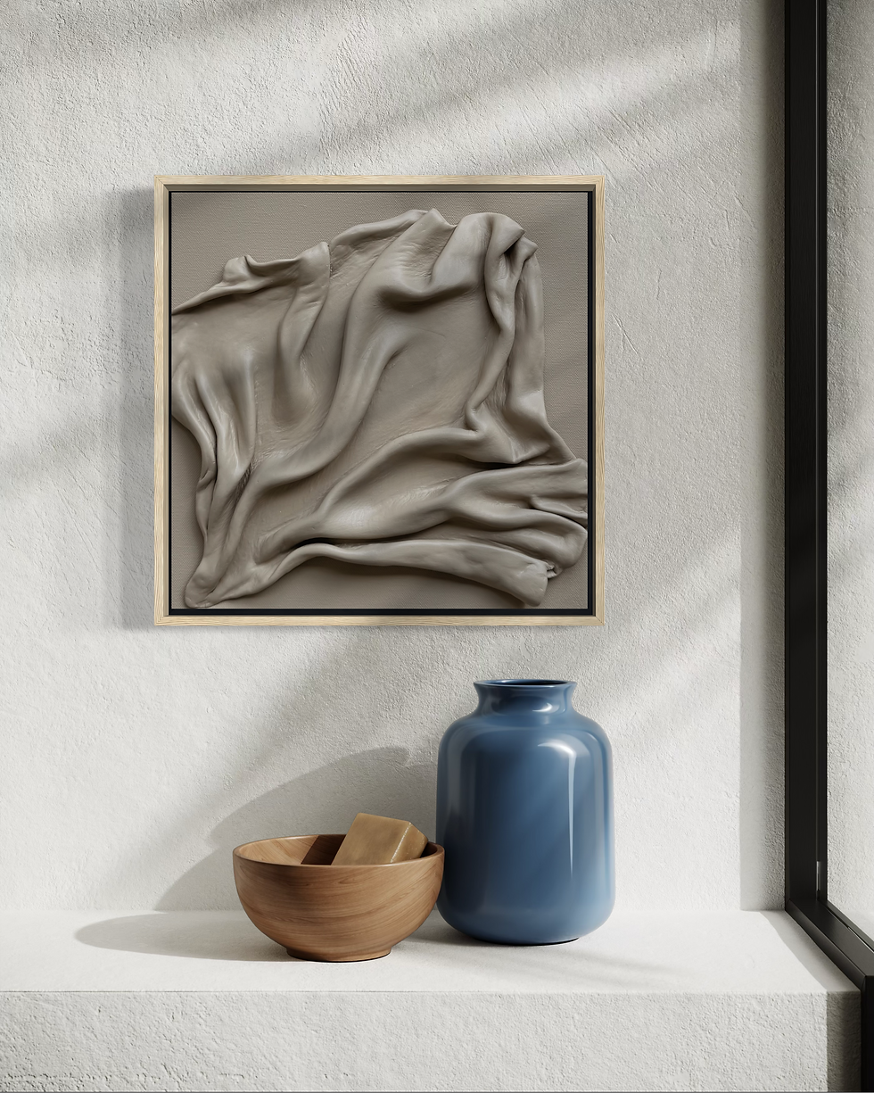 Miniaturbild: Minimalistisches Kunstwerk aus Ton und Acryl in Beigetönen mit fliessender Struktur auf Leinwand