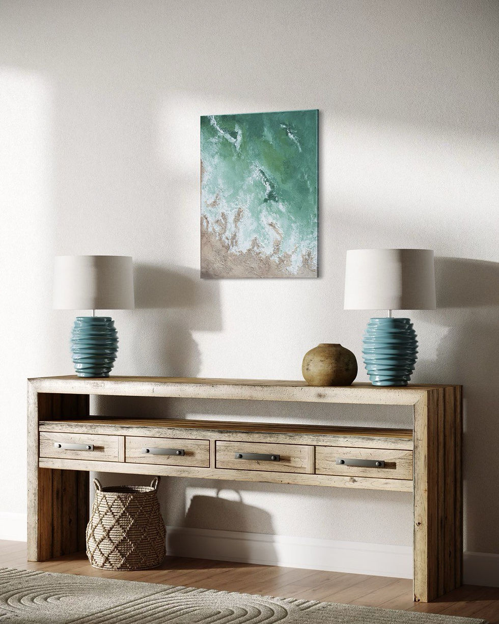 Abstrakte Küstenlandschaft aus der Vogelperspektive mit grob körniger Strukturpaste in Grün- und Blautönen.