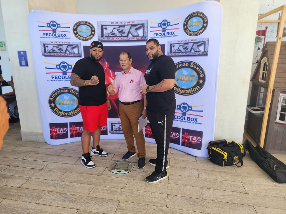 Escalera vs Medina weigh ins