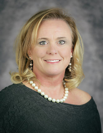 2017 Lisa Wurth headshot.jpg