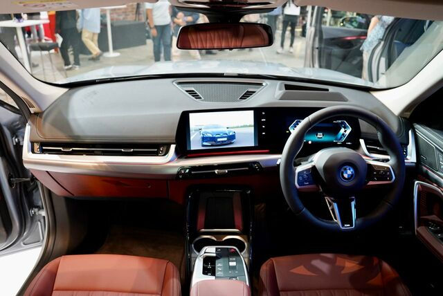 BMW iX1 eDrive20L M Sport 